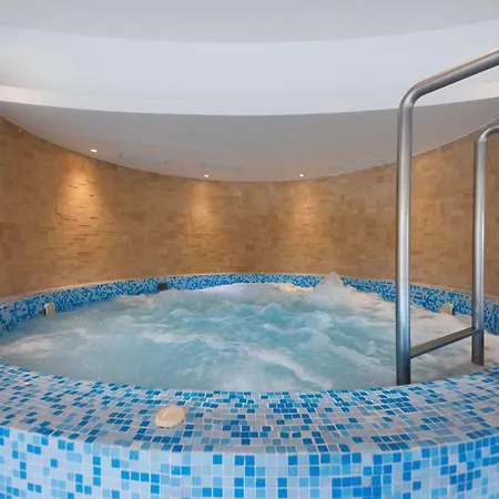 B83 Wellness Апартаменты Шиофок